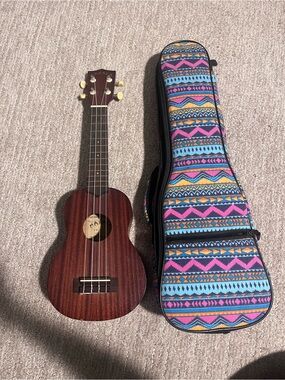 Soprano Ukulele with Colorful Tribal Print Gig Bag - Pink & Blue